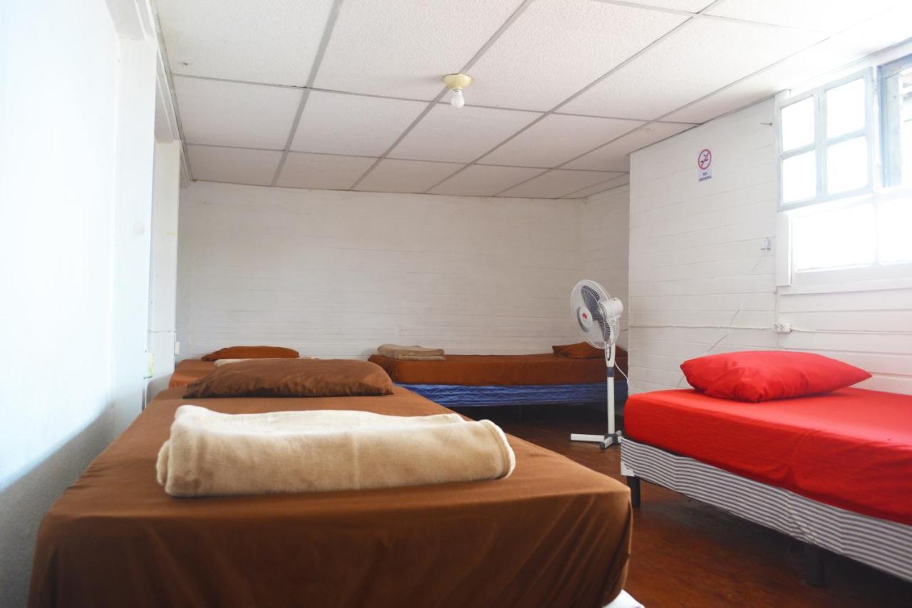 4 Grados Hostel Guatemala City Eksteriør bilde