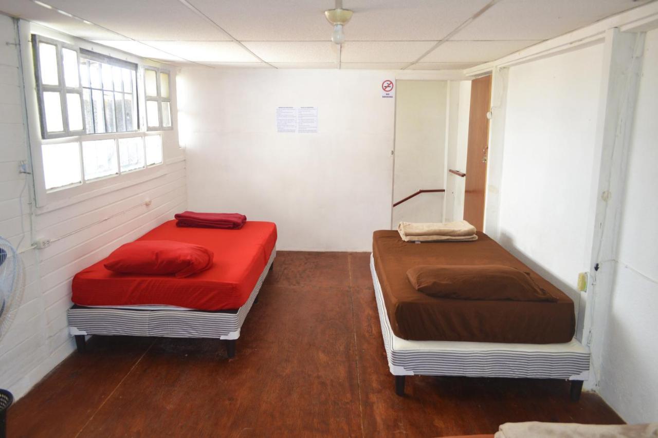 4 Grados Hostel Guatemala City Eksteriør bilde