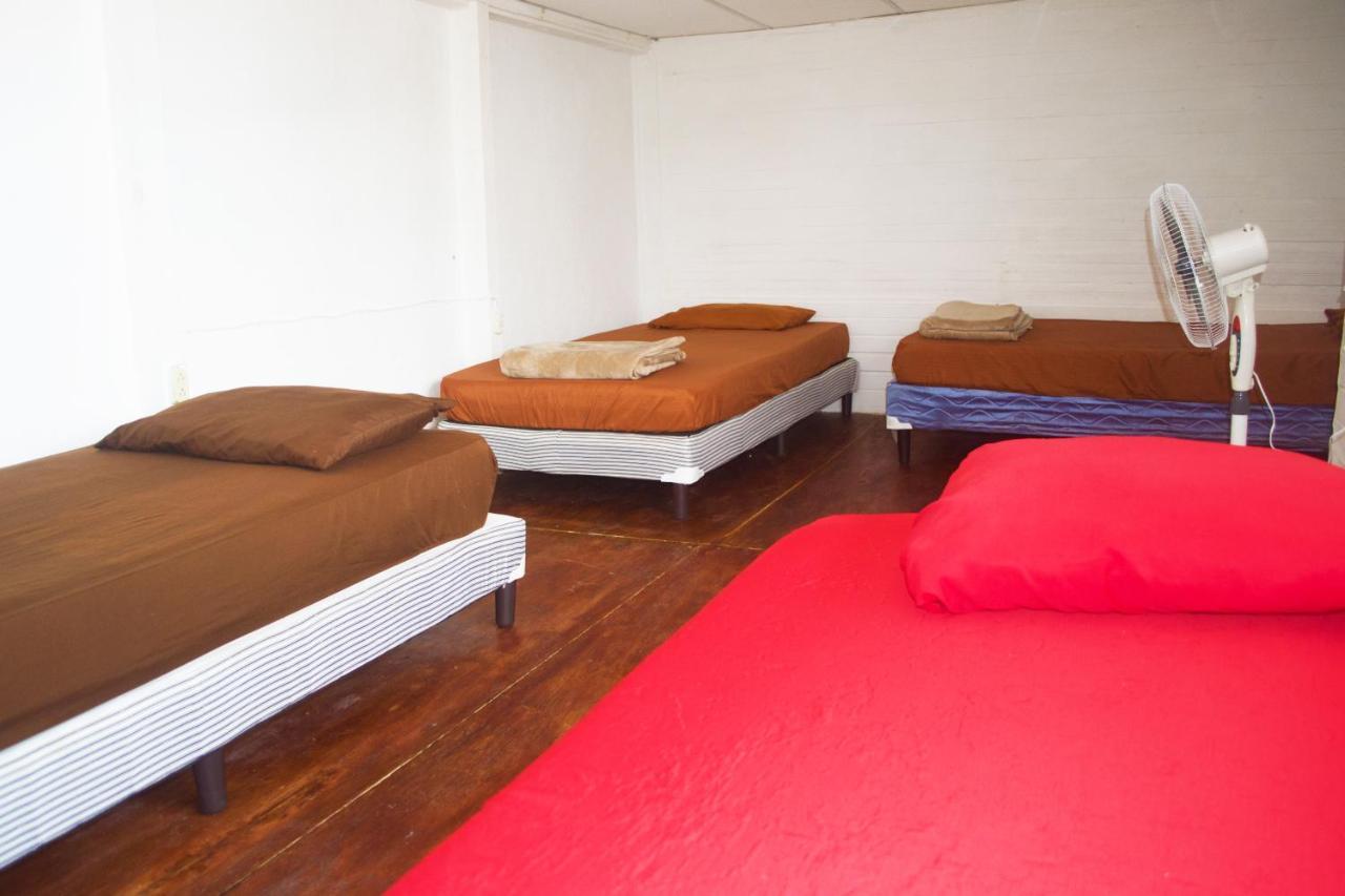 4 Grados Hostel Guatemala City Eksteriør bilde