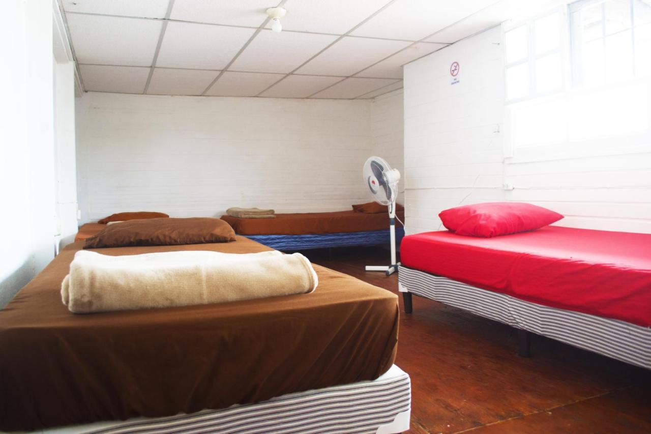 4 Grados Hostel Guatemala City Eksteriør bilde